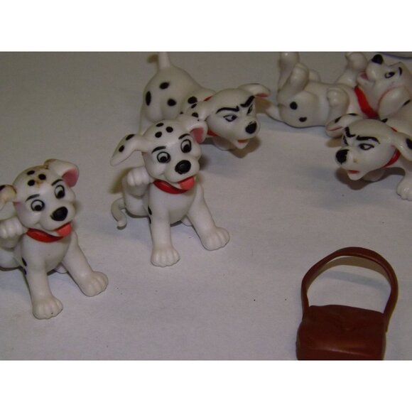 101 Dalmatians Miniature Figurine Set With Accessories 37 Pieces Lot - Picture 10 of 12